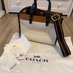 Coach Field 30 Tote Brand New